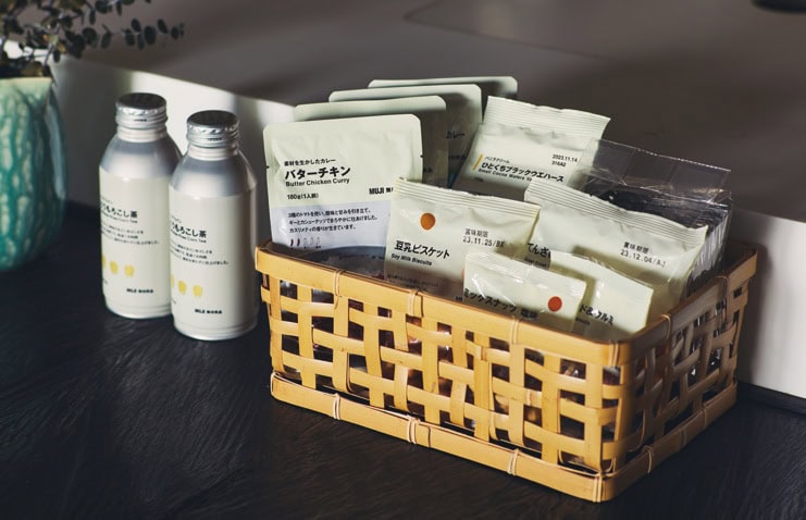 フードアメニティとして用意された、無印良品のおすすめ食品や飲料などが自由にお試し可能／MUJI BASE KAMOGAWA