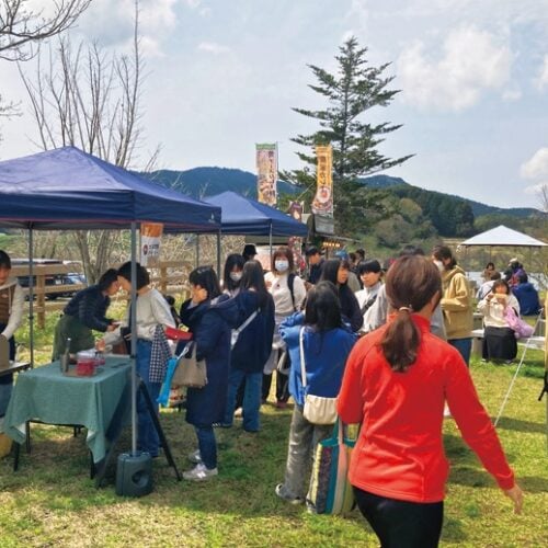 地元飲食店やCafé＆Meal MUJIのカレー食べ比べイベントも不定期で開催／里のMUJI みんなみの里