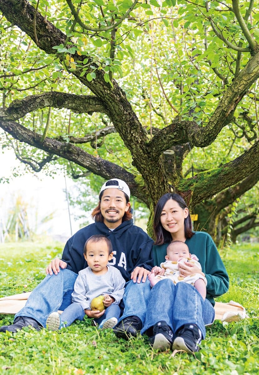 合同会社Enrinの寺岡 祐さん。「この果樹園の風景を、次の世代にきちんと手渡したいと思っています」／山形県天童市
