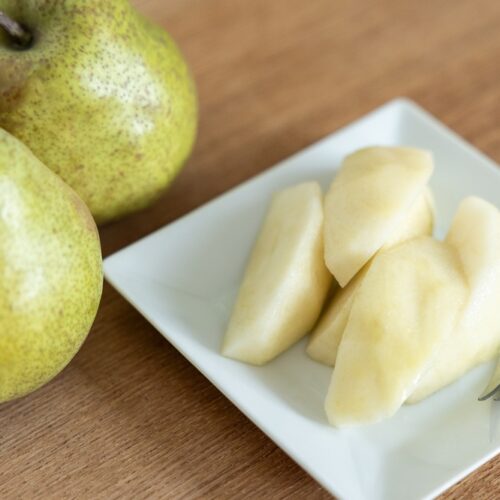 華やかで濃厚な香りと、とろけるような舌触りが人気のラ・フランス。ほかにも、オーロラやマルゲリット・マリーラなどの品種を生産している／山形県天童市