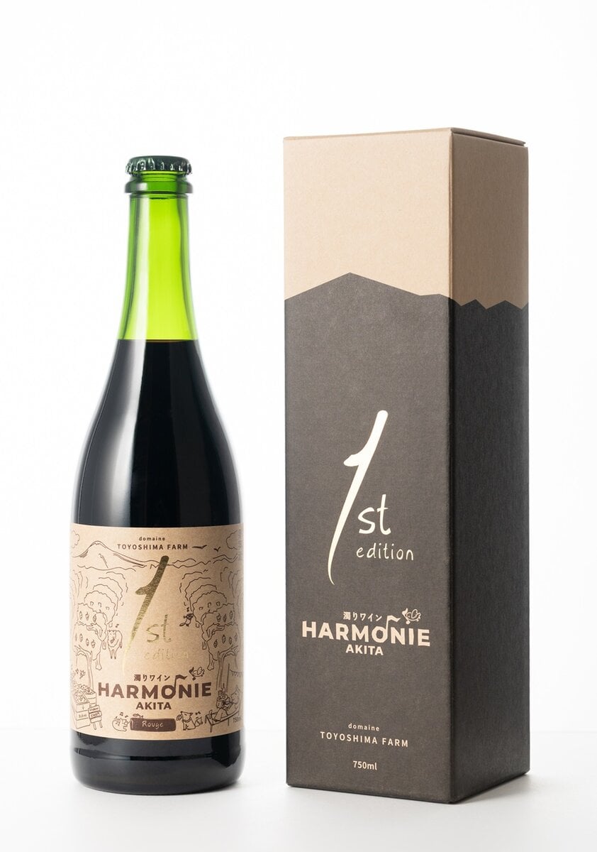 「冷涼地らしい『心地よい酸味』『フレッシュな果実味』『優しい渋み』を意識した『飲みやすいワイン』です」と豊島さん／秋田県由利本荘市