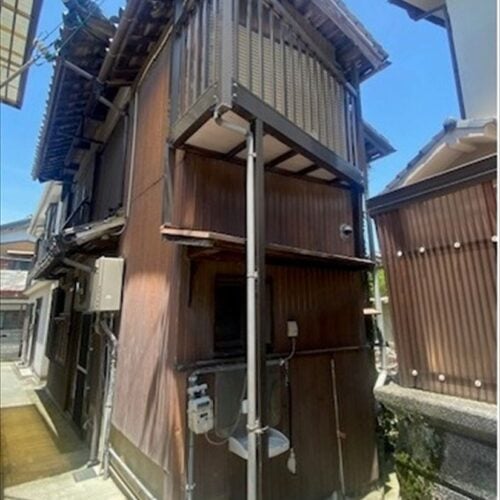 2階から海が望める海好きに絶好の立地。釣りスポットが近く釣り好きさんにもオススメ【兵庫県洲本市】