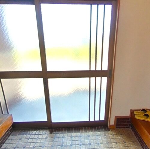 三重県伊賀市の古民家物件の玄関。