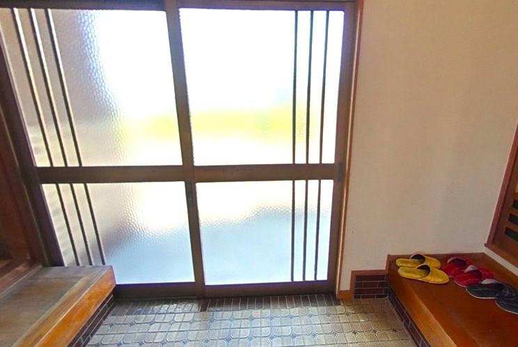 三重県伊賀市の古民家物件の玄関。