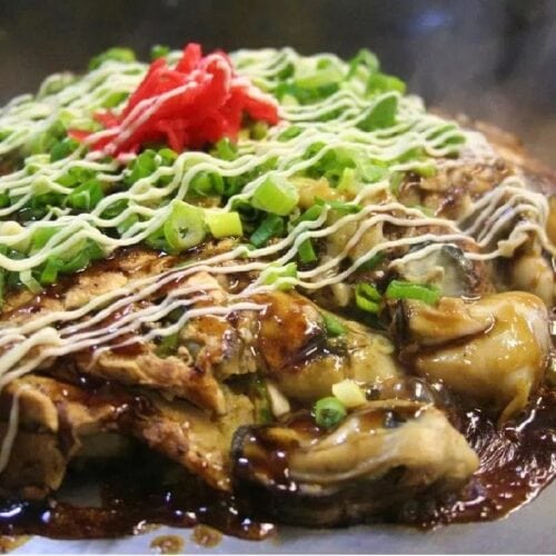 岡山県備前市のグルメ「日生カキオコ」。