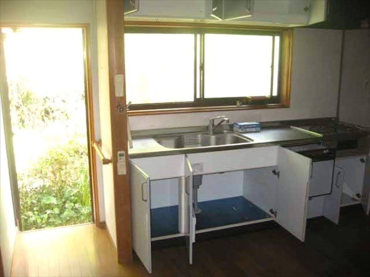 愛媛県宇和島市の古民家物件のキッチン。