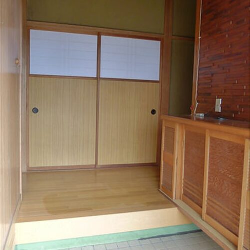 福井県坂井市の物件の玄関