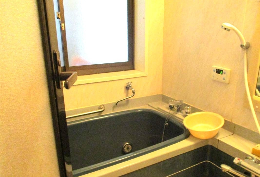 兵庫県佐用町の古民家物件の浴室。新しく、使いやすそう。