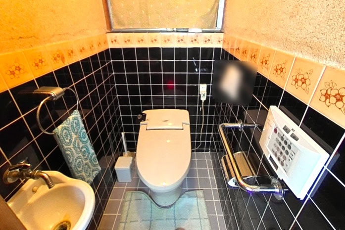 三重県伊賀市の古民家物件のトイレ。