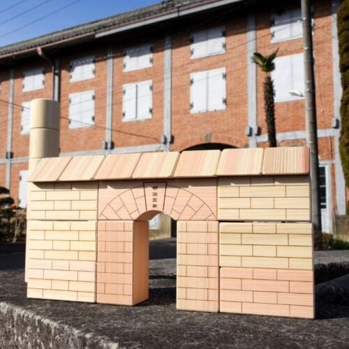 【出産・子育て支援】「生まれてきてくれて ありがとう」。地域からの贈り物 ― いま注目を集める「出産記念品」とは?