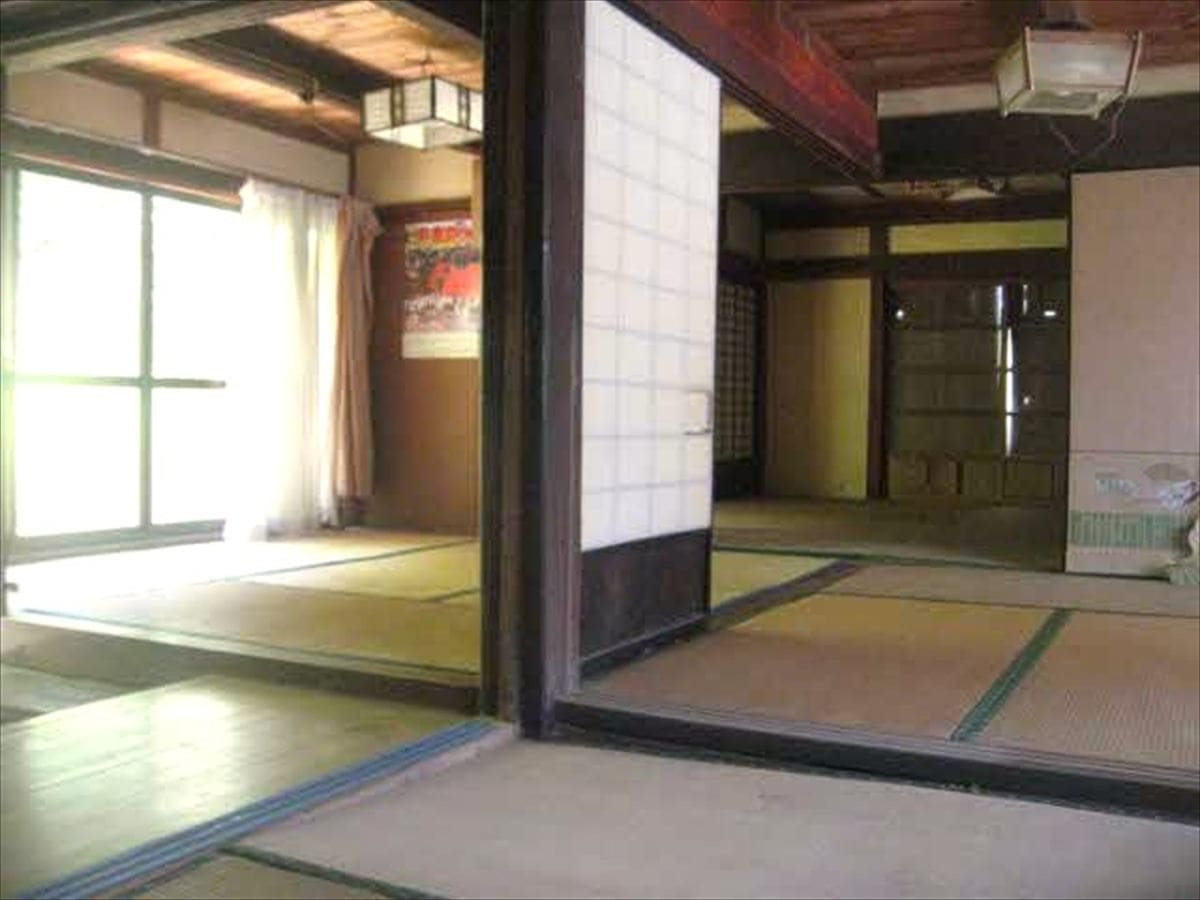 愛媛県宇和島市の古民家物件の和室。