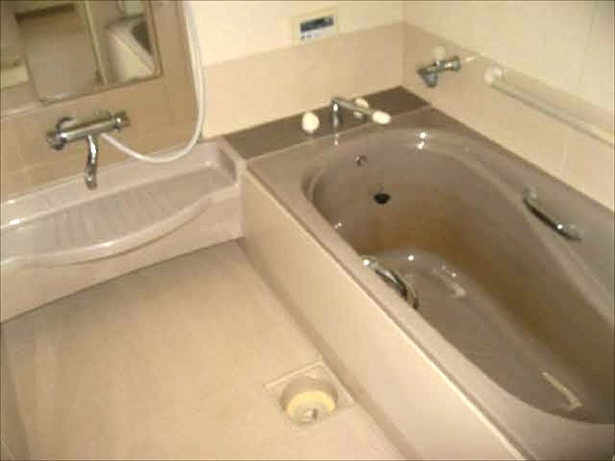 愛媛県宇和島市の古民家物件の浴室。