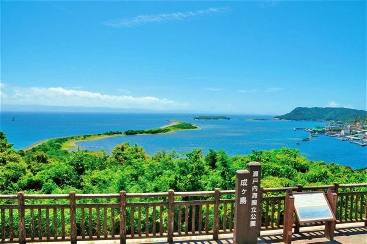 兵庫県洲本市の無人島「成ヶ島」