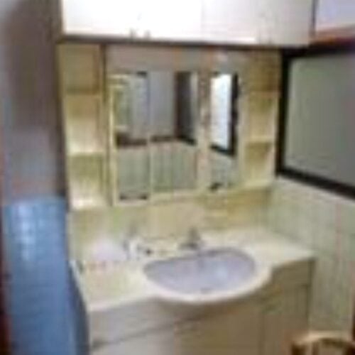 長崎県南島原市の古民家物件の洗面所。