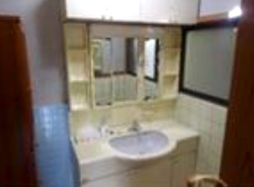 長崎県南島原市の古民家物件の洗面所。