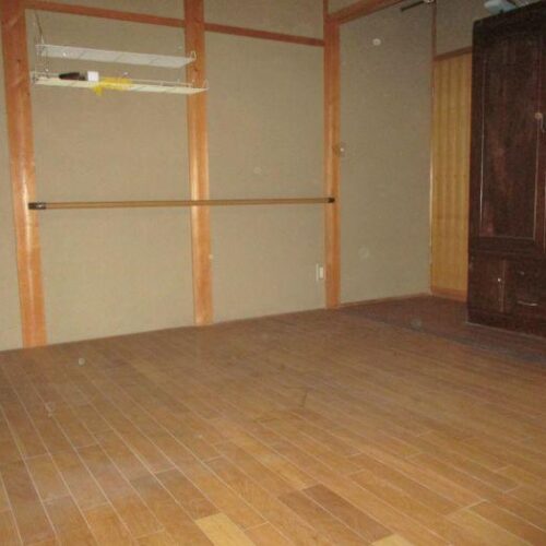 岡山県備前市の古民家物件の洋室。