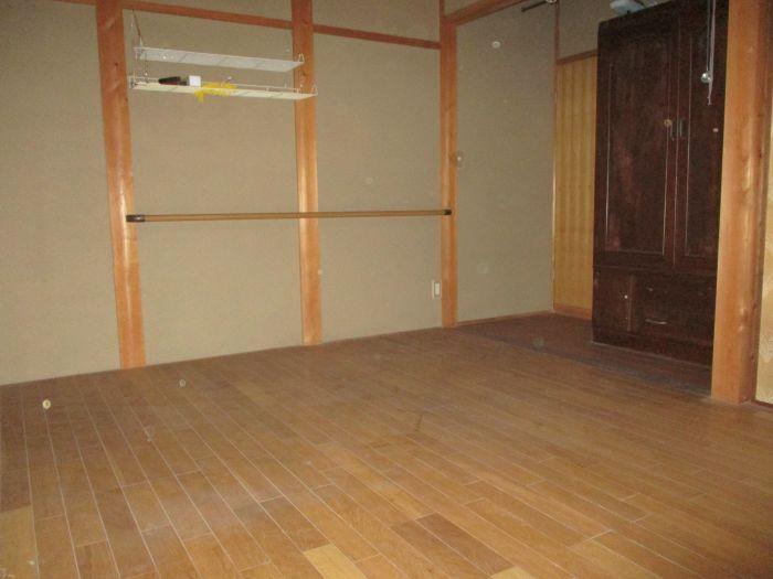 岡山県備前市の古民家物件の洋室。