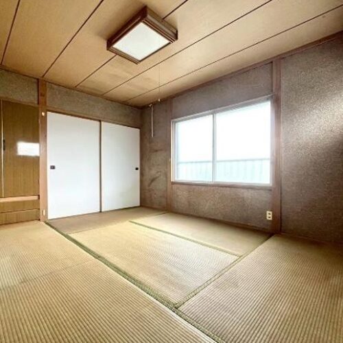 愛媛県西条市の古民家物件の和室。