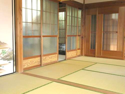 三重県伊賀市の古民家物件の和室。