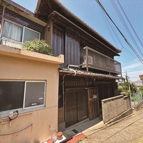 淡路島有数の釣りスポット・由良漁港まで約170m。いつでも釣りが楽しめる絶好の木造5DK【兵庫県洲本市】