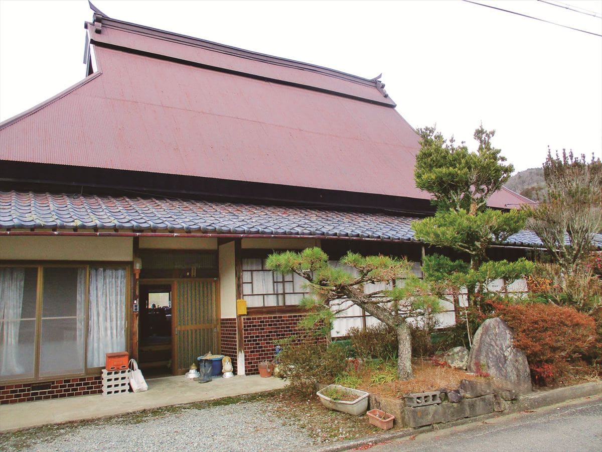 兵庫県佐用町の古民家物件の外観。