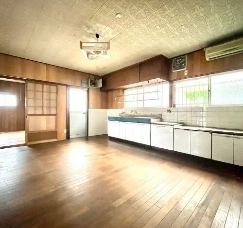 愛媛県西条市の古民家物件のキッチン。