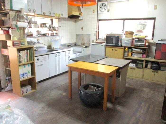 岡山県備前市の古民家物件のキッチン。