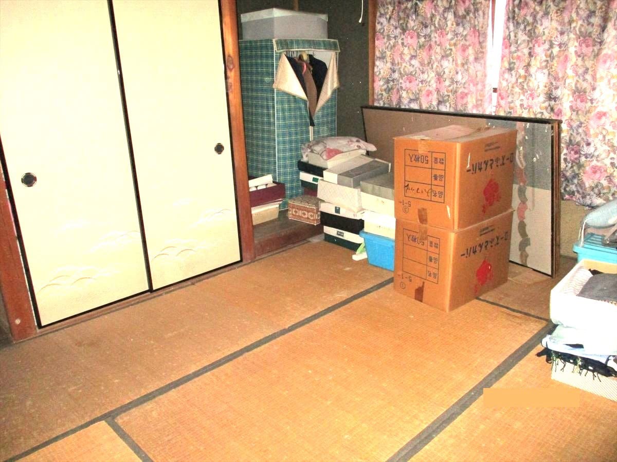 兵庫県佐用町の古民家物件の和室。部屋数が多いので、さまざまな用途が考えられる。
