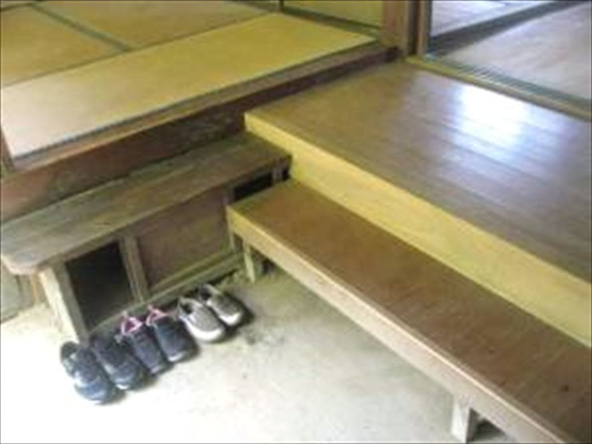 愛媛県宇和島市の古民家物件の玄関。