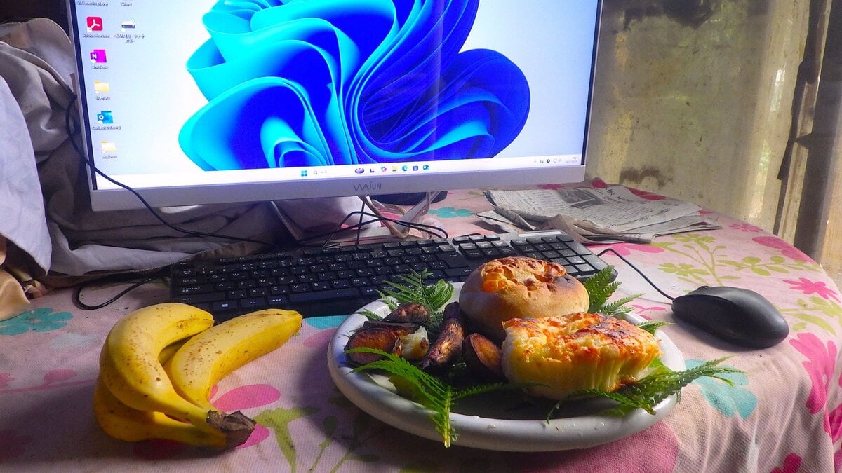 節約生活をしている人の心を傷つけてしまうかもしれないが、力を込めると握りこぶしの中に納まるような安い食パンを僕は食べない。他はケチっても、パン好きの僕は高いが美味しいパンを食べる。