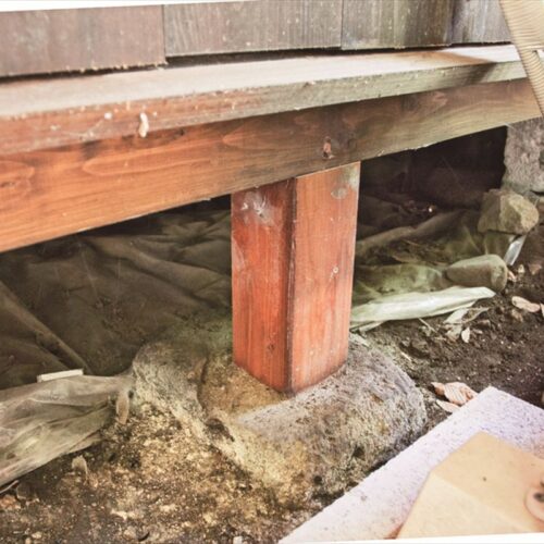 古民家の土台や柱