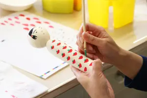 秋田・由利本荘市の伝統工芸を体感！都内で「本荘こけし絵付け体験」親子参加歓迎【11月22日（土）開催】