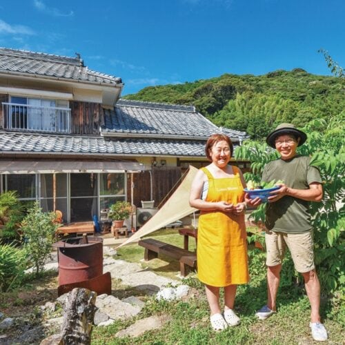 本間さん夫妻は、菜園での野菜づくりと趣味の釣りで自給自足的な生活を満喫中(山口県阿武町)