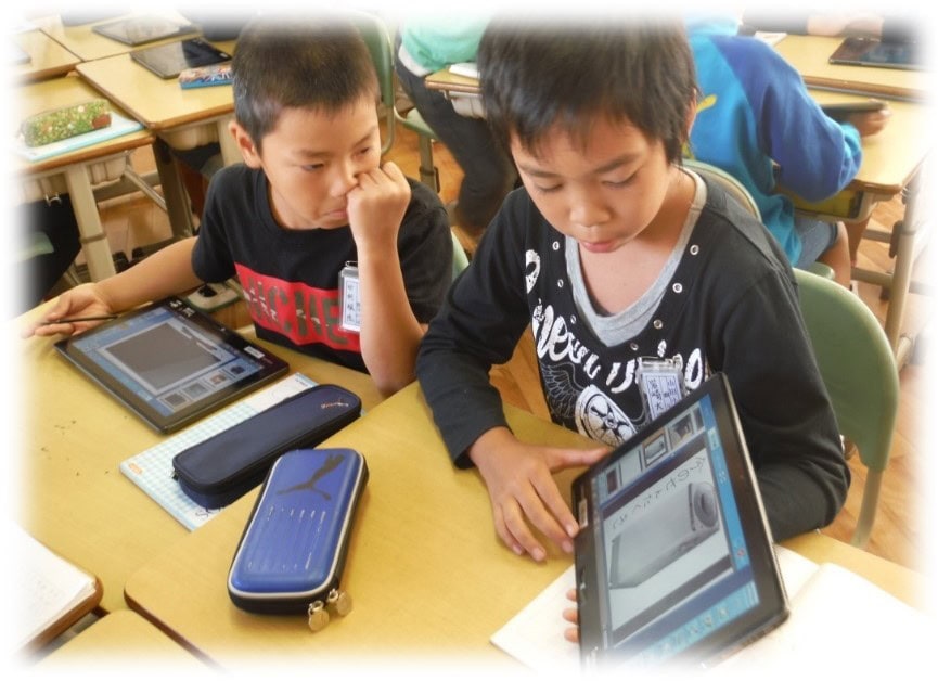 グループ学習でもタブレットを使用。生徒たちが主体的に議論を進めることで学びが深まった。