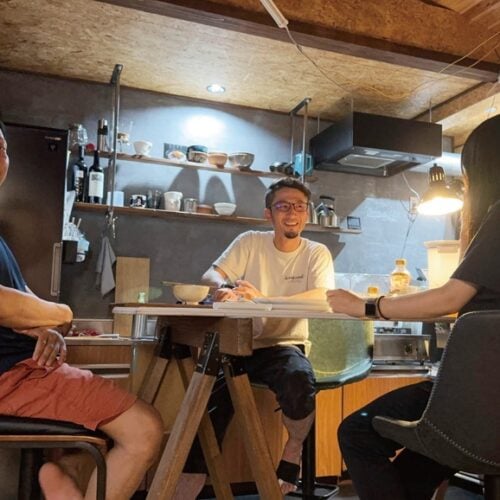 2025年にはシェアハウス「リバ邸鳥取」をオープン。昨年結婚した奥さまと従業員も一緒に暮らしている(鳥取県日南町)