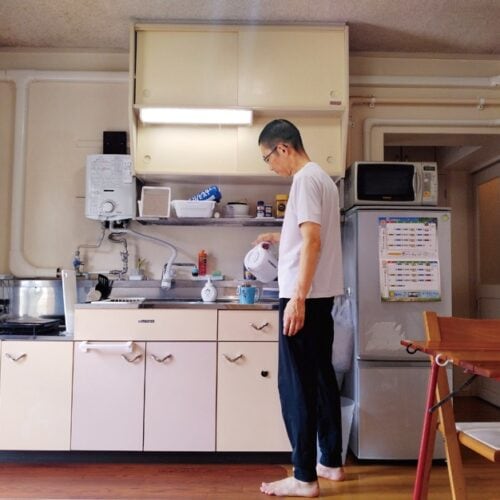 空き家バンクの物件も検討したが、市営住宅に入居。広島のソウルフード、ホルモン炒めをつくることも。