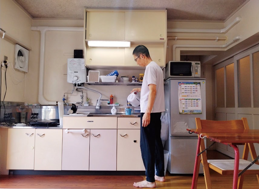 空き家バンクの物件も検討したが、市営住宅に入居。広島のソウルフード、ホルモン炒めをつくることも。