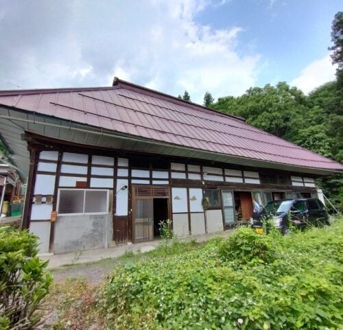 堂々とした佇まいの古民家。日当たり良好で、のんびり農的暮らしをしたい人にオススメ【長野県長野市】