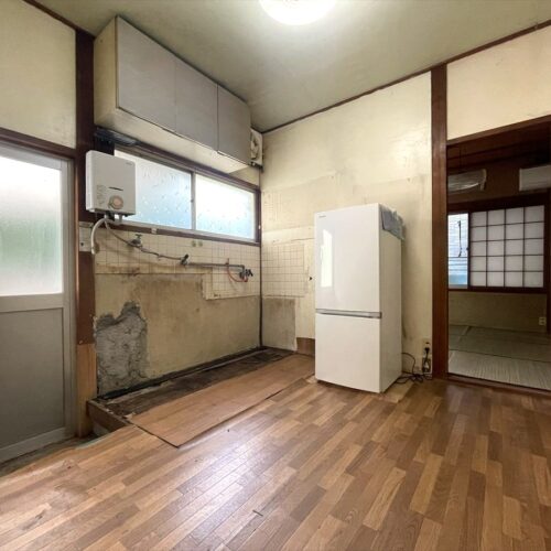 兵庫県洲本市の物件のキッチン。