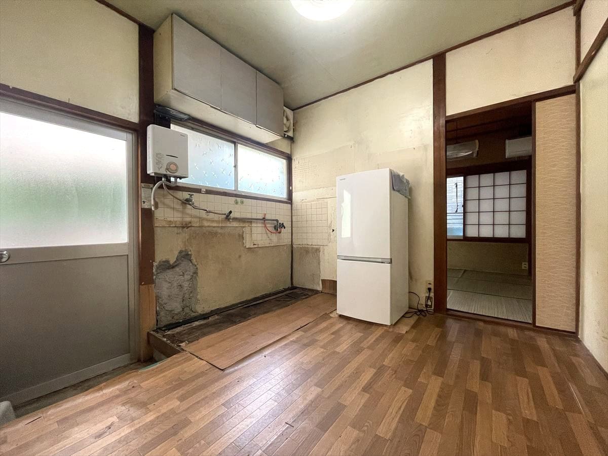 兵庫県洲本市の物件のキッチン。