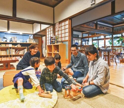 子育て支援や地域交流の拠点にもなっている「麹cafe 天goo」(岡山県備前市)