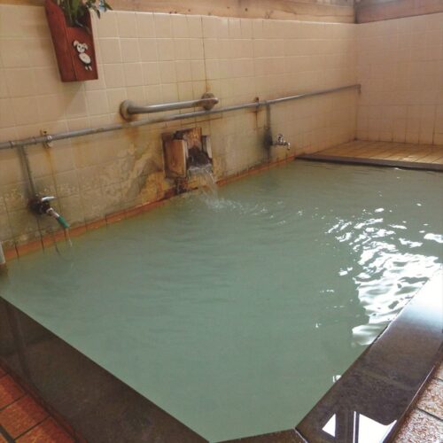 野沢温泉の外湯「真湯」(長野県野沢温泉村)