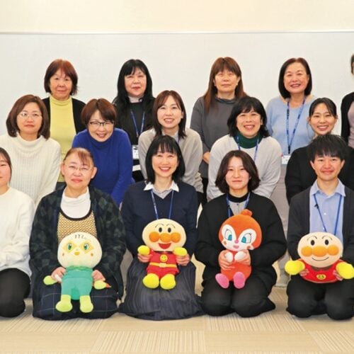 ネウボラ推進課には、保健師・助産師・公認心理師・栄養士・社会福祉士・家庭児童相談員・利用者支援専門員が常駐/山梨県北杜市