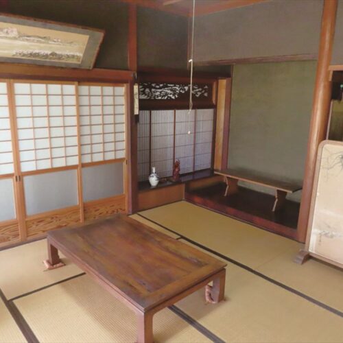 岡山県矢掛町の物件の和室。床の間もある。