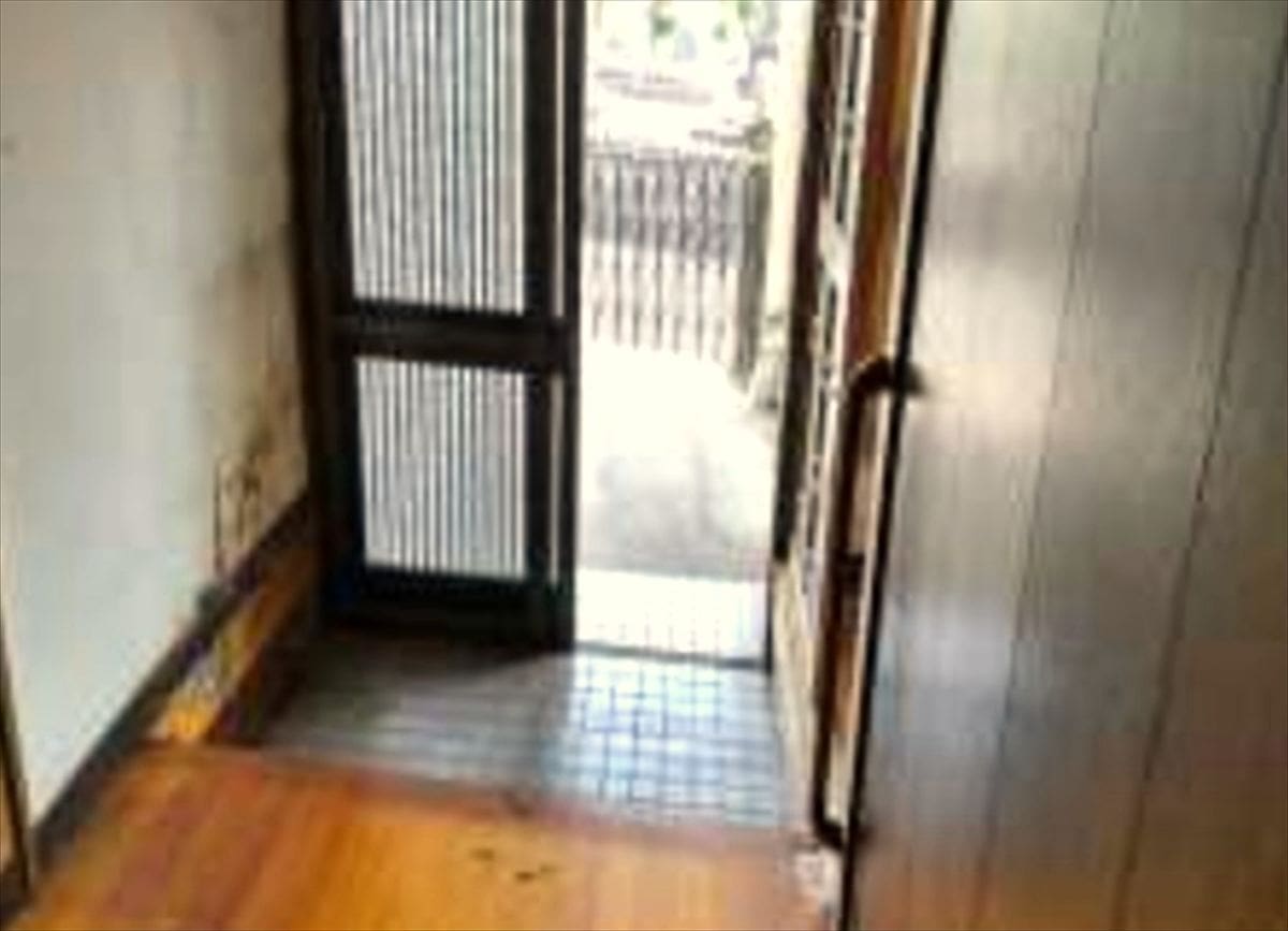 鹿児島県霧島市の物件の玄関。