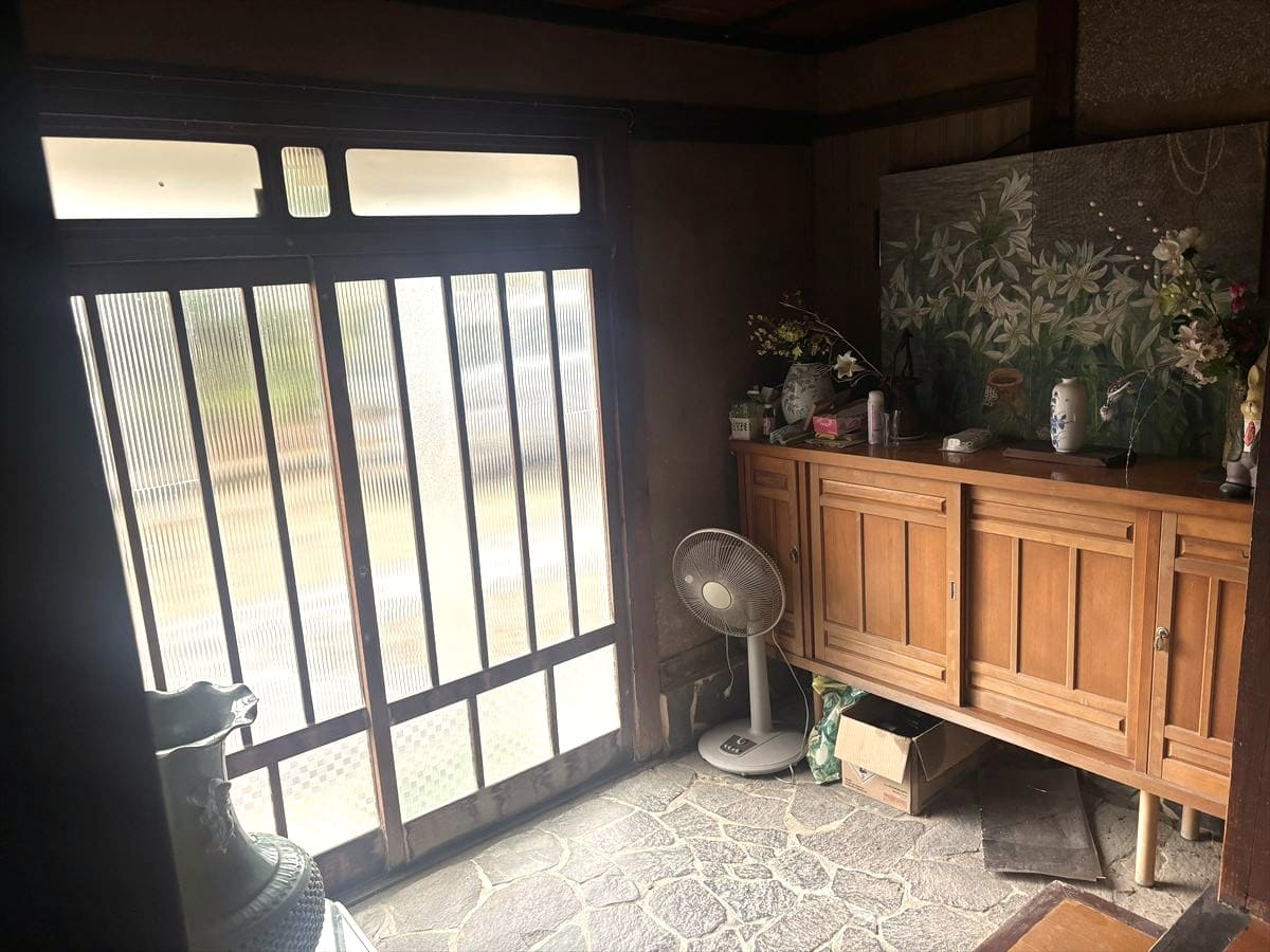 広島県三次市の物件の玄関。