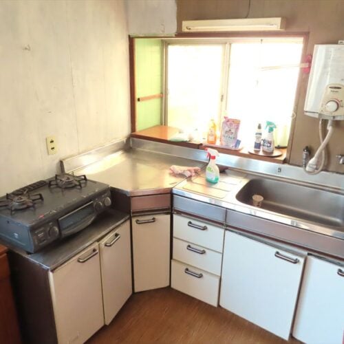 岡山県矢掛町の物件のキッチン。