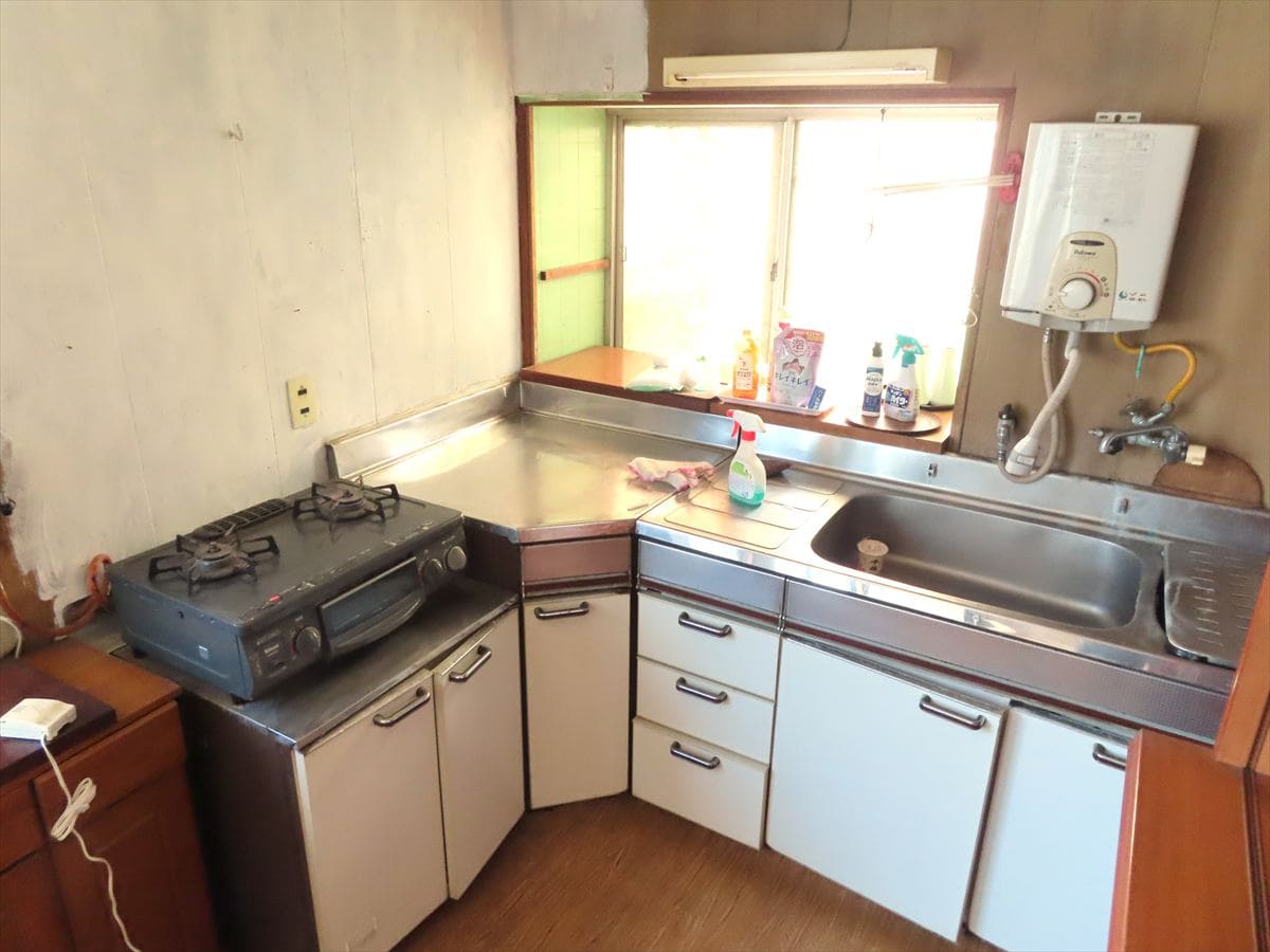 岡山県矢掛町の物件のキッチン。