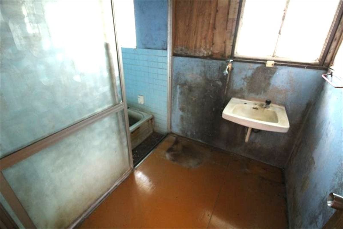 熊本県宇土市の物件の洗面所。