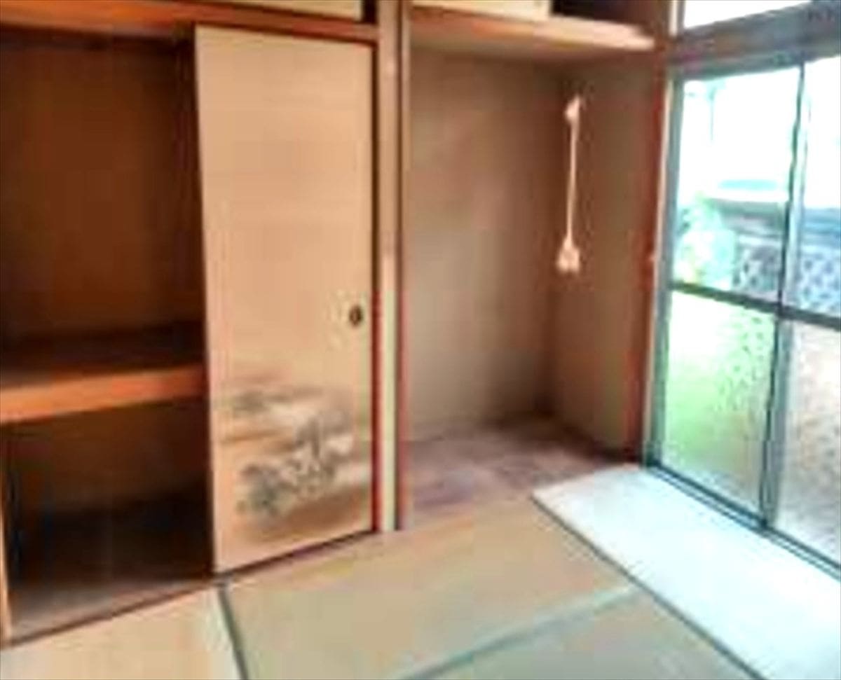 鹿児島県霧島市の物件の和室。